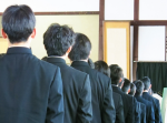 【貧困】これが日本の現実なのか…　制服代を払えず入学式を欠席する事態に