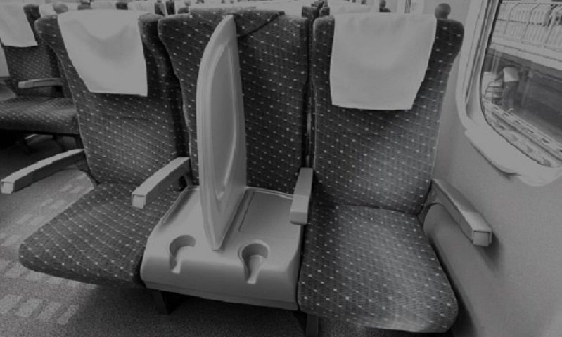 「一人で新幹線に乗った小5の私。隣の席のおじさんが『どこまで？』と話しかけてきて、その後...」（東京都・40代女性）