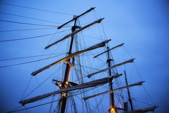 ハンザ同盟？ロストック？何の事やら、さっぱりな貴方は、こちらからどうぞ↓【ドイツ】の港町【ハンザ同盟】の【ロストック】で過ごした2泊3日〜ハンザな煉瓦〜さて、港町ロストック。海があるなら、新鮮なお魚がお安くたくさんあるじゃない。多分、そうよ。絶対そう♡内陸地ベルリンでも、最近、ぽこぽこあちこちになんとなく日本食屋さんや、なんちゃってお寿司屋さんが出来ているものの、がっつり新鮮ぷりぷりなお刺身やお寿司が、豊富に食べれるかと言えば、そうでも無い。ま、お金出せば、ありますけどね　どこかに。そんなこんなで、日本と