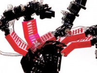 ひとりでできるもん。自分の姿や状態をイメージし、自己修復が行えるロボットが開発される（米研究）