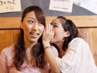 彼女の下ネタトーク、男として「許せる」or「許せない」？⇒約6割の男性が〇〇！