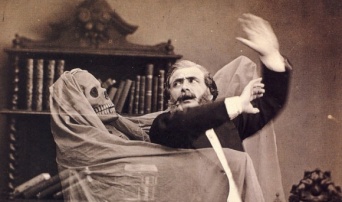 昔の人のホラーに対する姿勢はかなりアクティブ。今宵あなたを悪夢にいざなう19世紀の古写真20（閲覧注意）