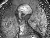 エジプトで発掘された古代のコインに宇宙人とUFOらしきモノが・・・！？