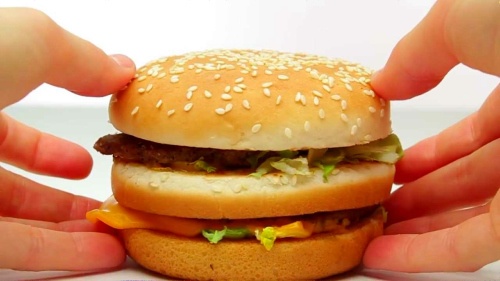 マクドナルドがApple風のCM