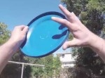 なぜこうなった！？　フリスビーを取りに行くだけのはずが…