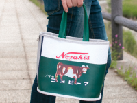 コンビーフ好き歓喜、野崎コンビーフ型トートバッグが販売中