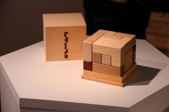 飛騨の木を用いたテトリス積木パズル。税抜3万5000円（Tetris（R）＆（C）1985～2018 Tetris Holding.・2018年5月31日撮影・以下同）