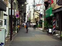 商店街が多い高円寺（fotocariosさん撮影、flickrより）