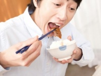 結婚の話が出る前から、思わずチェックしてしまう彼の行動3つ