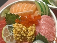 衝撃サイズの〝海鮮丼〟に9.9万人驚がく　「これは凄い！」「細かいところまで素晴らしい」