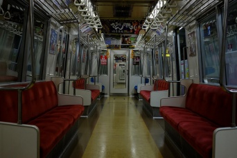 朝の大江戸線（Jun Seitaさん撮影、flickrより）