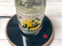 ある意味アブナイかも...？　冬に嬉しい「カップウォーマー」が、実はのんべえ必携アイテムだった件