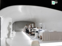 近未来空間でヘッドスパ!?　ヘアケア難民の髪が驚くほどサラサラになった話