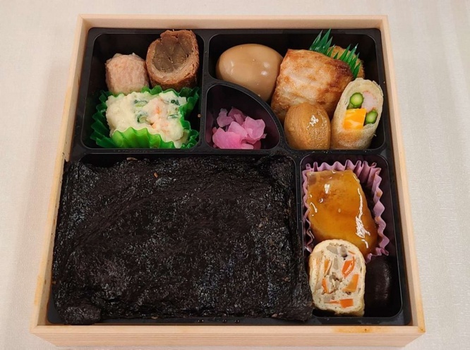 のり2段幕の内弁当(開封後)