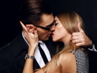 男性が今までで一番ドキドキするキスをした場所6つ！