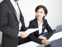結婚後に会社で使いたいと思うのは、旧姓？　それとも新姓？