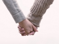 男性のホンネ。デート中に彼女と手をつなぎたくないと、こっそり思っている理由