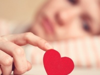 交際経験ゼロで自信喪失……すでに恋愛は諦めているという大学生約4割以上も！