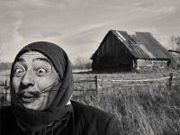 ダリはロシアに来ていた？「KGBがリークしたダリのロシアでの暮らし」という妄想でコラ職人が作り出したダリinロシア