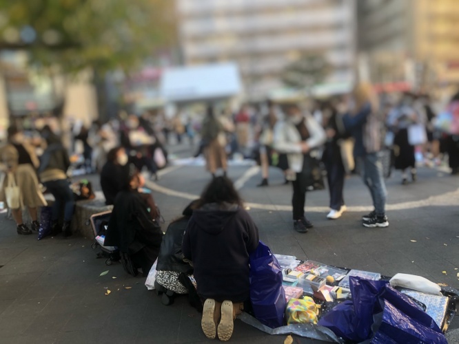 中池袋公園がトレーディングカードスペースに