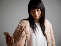 「彼氏のスマホ」女子がのぞき見したいポイントは？