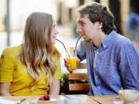 デートは複数同時進行で！効率的な「パラレル婚活」3つの方法