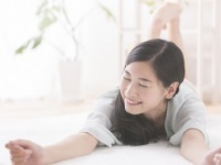 自分に甘くしちゃえ！　生理の憂うつな気分を吹き飛ばす方法4選