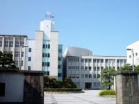 修猷館高校（BAMUKEROさん撮影、Wikimedia Commonsより）