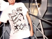 OKのブランドT／水原希子のInstagramより