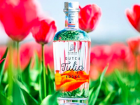オランダの小さな蒸留所発。チューリップの球根からできた珍しい「チューリップ・ウォッカ」がナウオンセール！