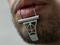 取り外し自由、食事もできる！顎におしゃれ感を演出したい人のためのアクセサリーが販売中