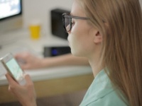 女子が彼氏からのLINEや着信をスルーする6つの場面