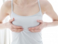 大きさだけじゃない！　男性が「女性の胸」に求めるのは「●●」だった！