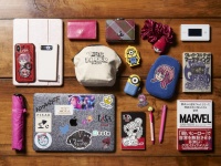 【バッグの中身】仕事中も推し活!?　推しに生活の全てをささげるオタクの愛用品