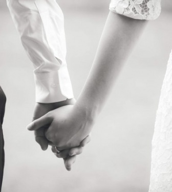 新婚時代、結婚指輪をどこかに落としてしまった私。夫は「また買えばいい」と言ったけど...（徳島県・30代女性）