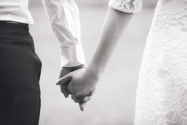 新婚時代、結婚指輪をどこかに落としてしまった私。夫は「また買えばいい」と言ったけど...（徳島県・30代女性）