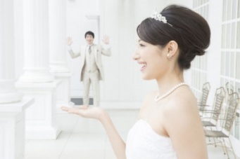 2位は「34～37歳」、さて1位は……！　何歳までに結婚していない女性をイタイと思う？