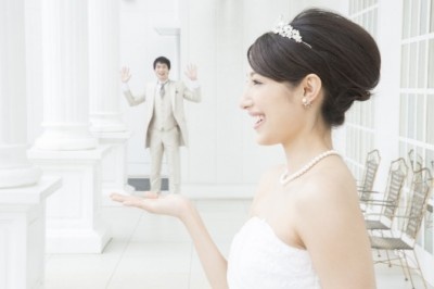 2位は「34～37歳」、さて1位は……！　何歳までに結婚していない女性をイタイと思う？