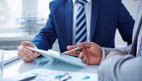 結局社会人にとって一番大事なのは「コミュ力」だと思う？ 社会人の7割がYES