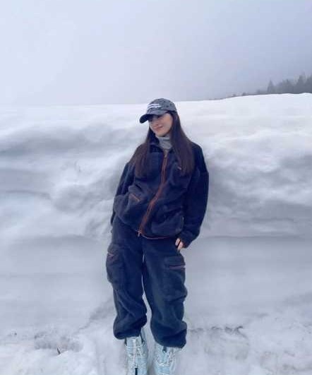 Instagram:百田夏菜子(@kanakomomota_official)より