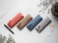 美しく、楽しく持ち歩く。大人女子のためのコンパクトなペンケース新発売