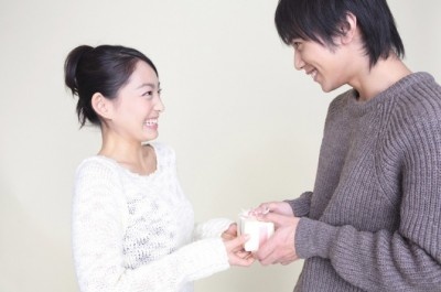 男性があげるのはまだまだ少数派？　「逆チョコ」をあげたワケ4選