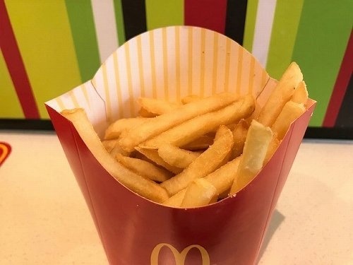 このボコッと飛び出た部分を後ろに折り曲げ...