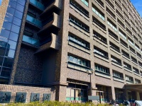 『女性のスカート内』盗撮【数百回】　男性教諭(47)懲戒免職　駅で「現金盗んだ」女性教諭(25)も処分…