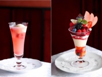 左は旬のおすすめのアイスクリームソーダ
