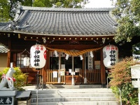 伊奴神社（アルム バンドさん撮影、Flickerより）