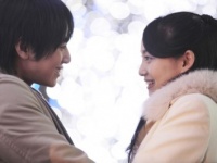 抱きしめさせて！　男性が「冬デートでグッとくる女性のしぐさ」8つ