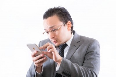 男性が彼女に「絶対見せられない」LINE・6選