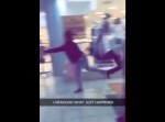 【お見事】足を引っ掛けて、逃げる泥棒を捕まえた女性！