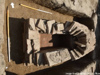 地下駐車場建設工事中に、3世紀ごろの古代ローマ時代の水道橋と豪華な墓が発見される（セルビア）